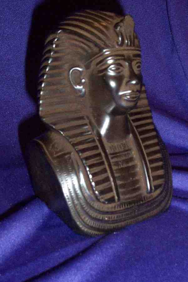 TUTANKHAMUN BUST